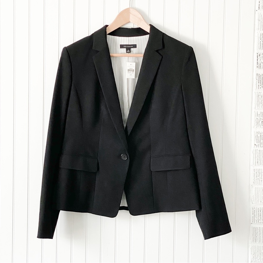 NWT Ann Taylor One Button Black Blazer with Stretch, Size: 10